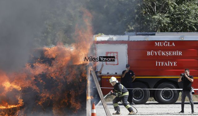 Muğla İtfaiyesi'nin tatbikatı nefes kesti...