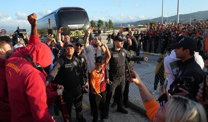 Galatasaray'a Milas'ta coşkulu karşılama